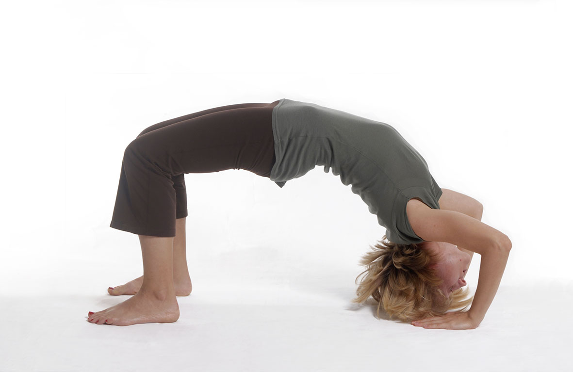 How to Do the Supported Bridge Pose (Setu Bandha Sarvangasana) In Yoga?  Tips, Technique, Correct Form, Benefits and Common Mistakes